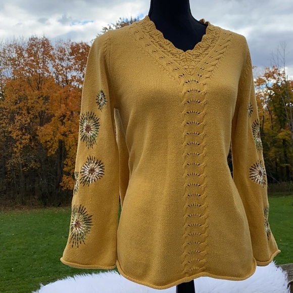 Retro Embroidered Sweater - Picture 2 of 5